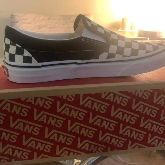 Vans - Picture 2 of 2